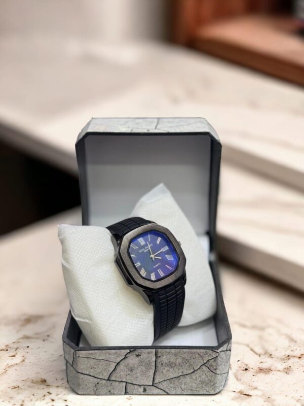 Stylish Quartz Watch with Square Dial - Image 2